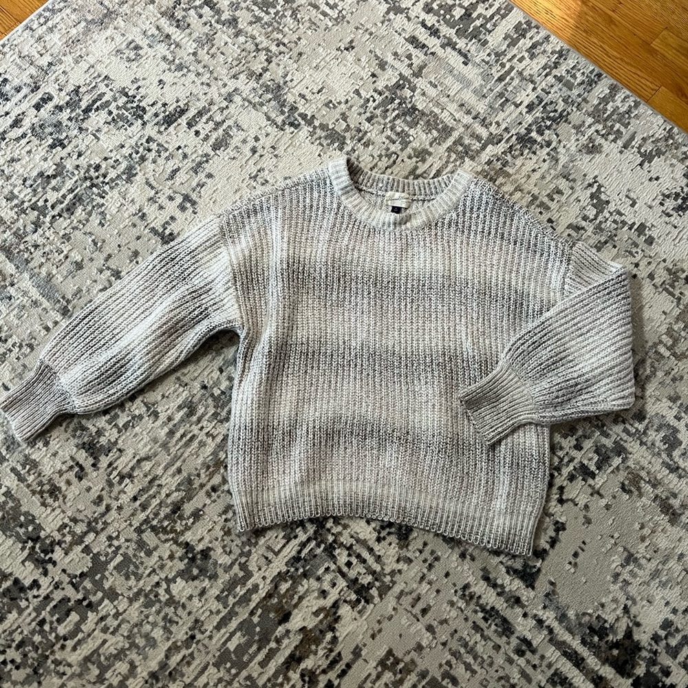 Universal Thread‎ Gray Sweater